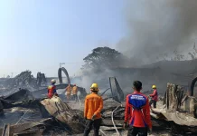 Api Gudang Limbah Sepatu Brebes Mulai Padam