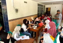 Puluhan Lansia Ikuti Cek Kesehatan Gratis UIN Saizu