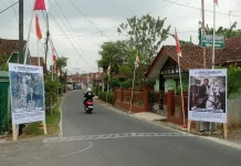 Poster Pahlawan Lokal Hiasi Jalan Desa Petambakan saat Pitulasan