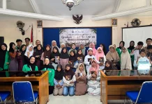 Dukung Pembelajaran Santri, KKN 60 UIN SAIZU Wakaf Al-Qur’an untuk 9 TPQ