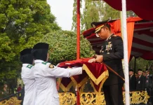 Kapolres Tegal Pimpin Upacara Penurunan Bendera HUT Ke-81 Kemerdekaan RI