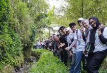 Jalan Kaki Telusuri Sejarah: Langkah Sehat, Cerita Hebat Bersama Komunitas