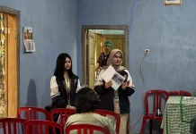 KKN-T 98 Undip Dorong Branding dan Pemasaran Produk Olahan Ikan Kauman Kidul