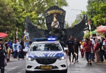 GARBHA Polresta Cilacap Meriahkan Karnaval Mobil Hias HUT ke-81 RI