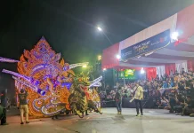 Kesenian Tong-Tong Madura Meriahkan Parade Tegal Night Carnival 2026