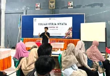 KKN UIN Saizu Latih UMKM Kalibeji Pasarkan Produk Secara Digital