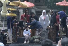 Cukur Rambut Anak Gimbal Jadi Tradisi Utama DCF 2026