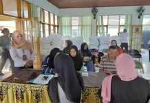 Bulog Salurkan Bantuan 30 Kg Beras untuk 558 KPM di Kranji