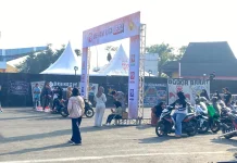 Menjelang Konser Slank, Pintu Masuk GOR Satria Purwokerto Penuh Atribut Slanker