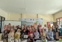 UMKM Desa Karanggintung Dilatih Pengemasan dan Pemasaran Digital