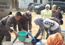 Kejari Purwokerto Salurkan 30 Ribu Liter Air Bersih untuk Masyarakat