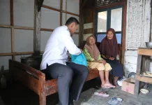 Bupati Fahmi Datangi Warga Rentan di Buara, Pastikan Tak Luput dari Perhatian