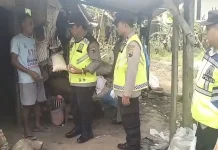 Polsek Mrebet Bagikan 25 Paket Sembako untuk Warga Desa Mangunegara
