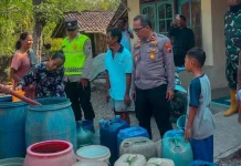 Polres Kebumen Salurkan 15 Ribu Liter Air Bersih
