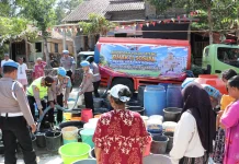 HUT ke-24 Propam Polri, Polda Jateng Hadir Bantu Warga Penuhi Kebutuhan Air Bersih
