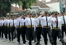 Sembilan Sekolah Adu Ketangkasan Baris Berbaris di Alun-Alun Purwokerto