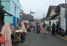 "Pasar Kandut Krajan" Surga Jajanan Legendaris yang Hanya Buka 1,5 Jam