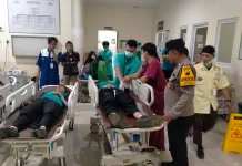 Dua Sepeda Motor Tabrakan di Pengadegan, Polisi Evakuasi Korban ke Rumah Sakit