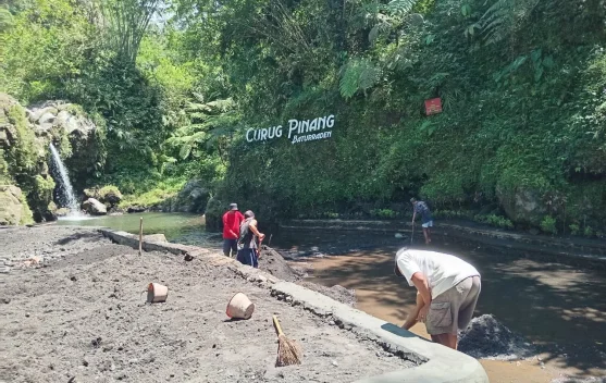 Curug Pinang Baturraden Alami Penurunan Pengunjung Selama Ramadan