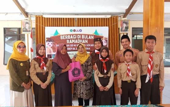 Pramuka SD NU Master Sokaraja Salurkan 625 Paket Sembako ke 18 Desa
