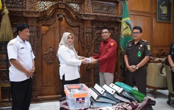 Kejari Purwokerto Serahkan Rp181 Juta Uang Korupsi ke Kas Daerah Banyumas