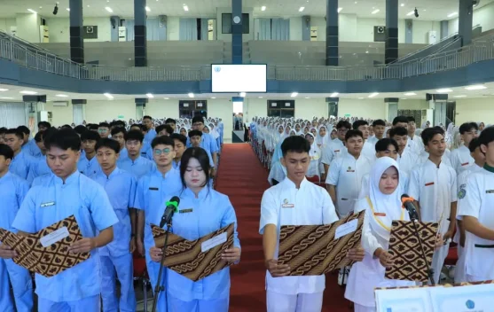 516 Mahasiswa Fikes UMP Ucap Janji, Siap Terjun ke Dunia Praktik Kesehatan