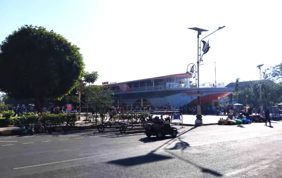 Kapal Mendoan, Ikon Baru Wisata Kuliner di Alun-Alun Kebumen