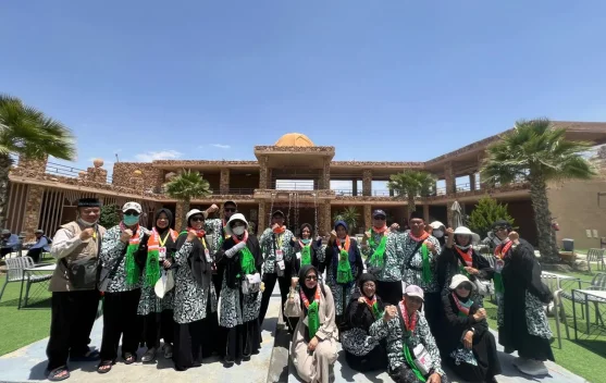 Jemaah Kloter 73 Asal Banyumas  Berziarah Tempat Bersejarah di Thaif