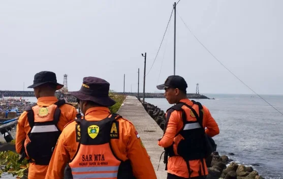 Nelayan Cilacap Terjatuh ke Laut, Tim SAR Gabungan Lanjutkan Pencarian Hari Kedua