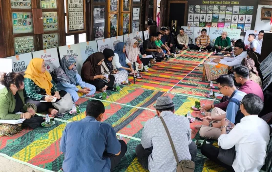 Budayawan Kenalkan Jejak Keturunan Pendiri Kabupaten Lewat Babad Banyumas