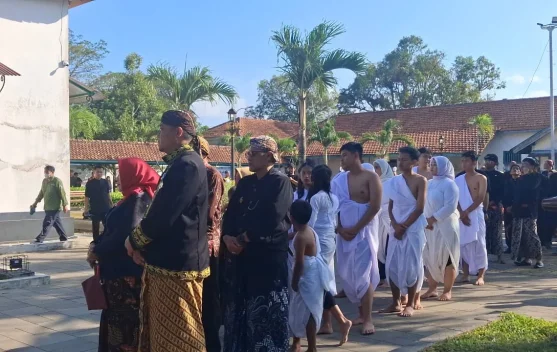 Hasna Ikuti Ruwat Sukerta untuk Lestarikan Tradisi Jawa