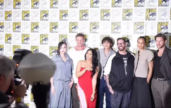 Agnez Mo Bagikan Momen di San Diego Comic Con Bersama Bintang Reacher S4 Lainnya