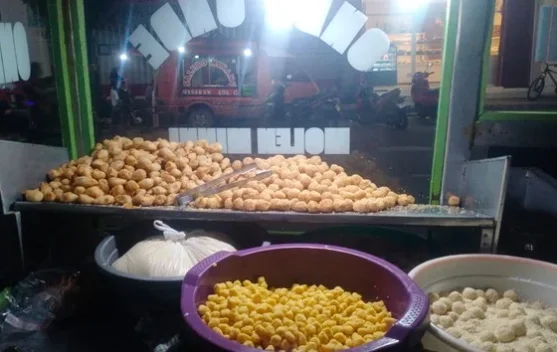 Onde-Onde Mini Jadi Penopang Ekonomi Warga Desa Tangkisan