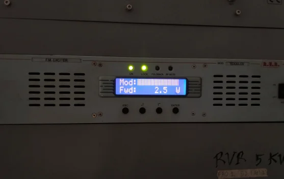 Fungsi Exciter pada Pemancar Radio