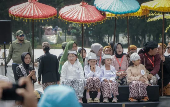 13 Anak Bajang Siap Jalani Ruwatan Rambut Gimbal Dieng