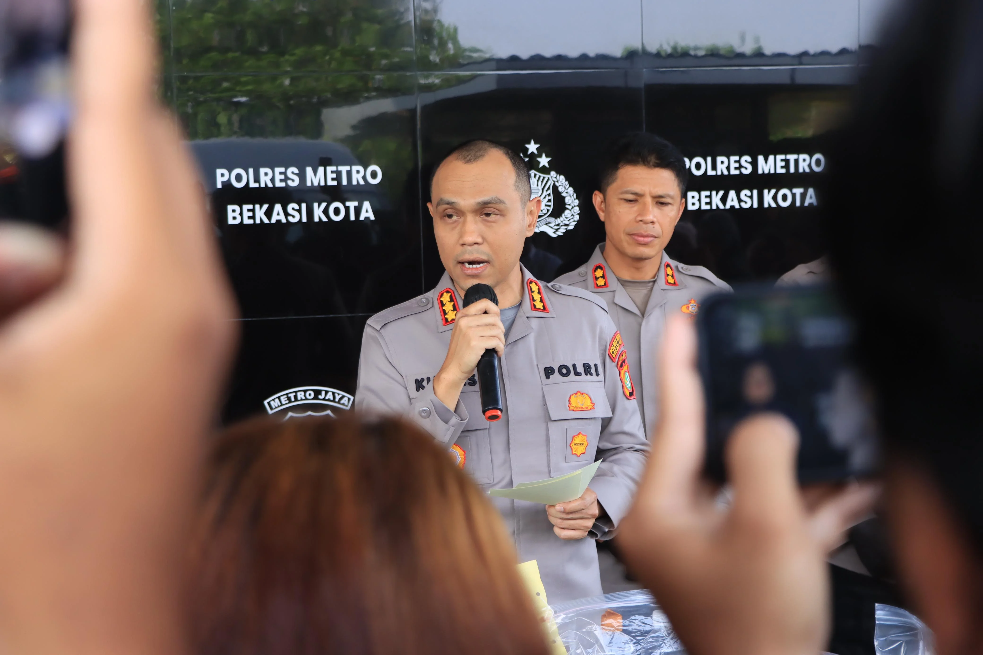 Polres Bekasi Ungkap Dua Akun Instagram yang Ajak Pelajar untuk Ikut Aksi Rusuh | LPP RRI