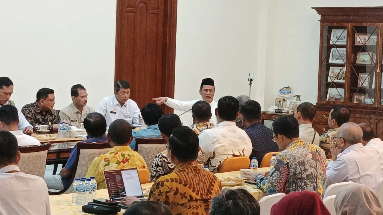 Mentan Siapkan Solusi Permanen Atasi Persoalan Pakan Ternak | LPP RRI