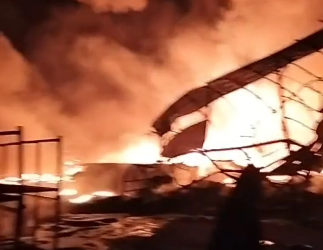 Gudang Paralon PT Indonesia Polyuratane Industri Tangerang Terbakar | LPP RRI