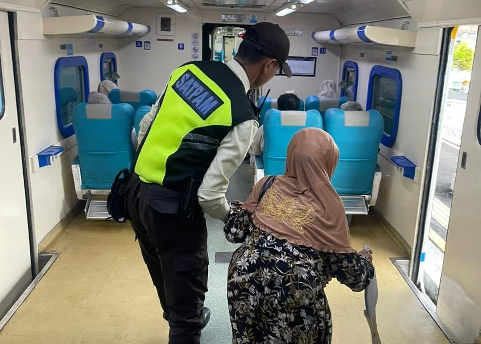 KAI Services Perkuat Kompetensi Petugas Keamanan lewat Pembinaan | LPP RRI