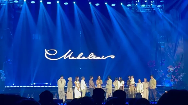 Penuh Haru, Mahalini Nyanyi bareng Keluarga di ‘KOMA Live in Concert’