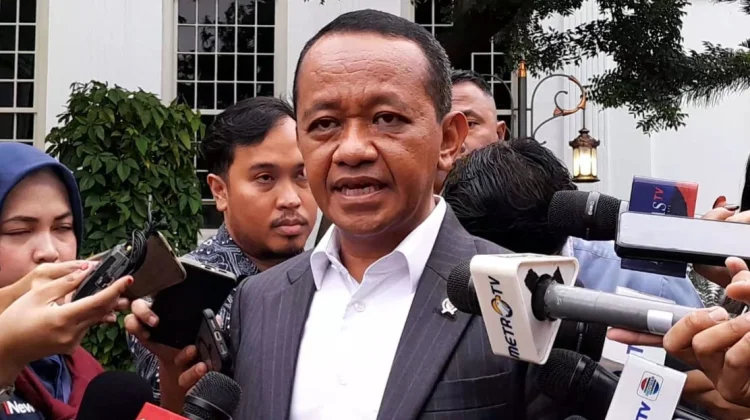 Menteri Bahlil akan Kaji Rencana Stop Ekspor Timah