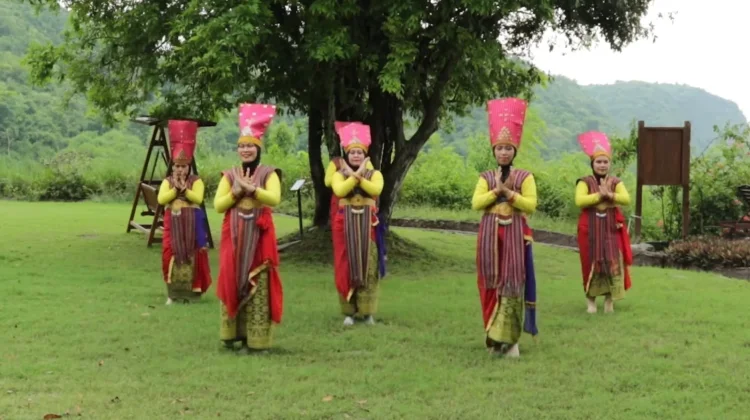 Tari Sasambo, Simbol Persatuan Tiga Suku NTB