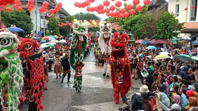 Jejak Akulturasi dan Harmoni Imlek dari Solo hingga Palembang