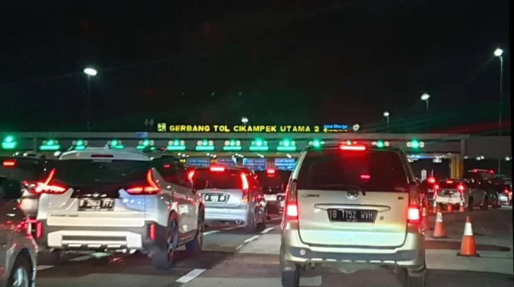 H-3 Imlek, Puluhan Ribu Kendaraan Tinggalkan Jakarta