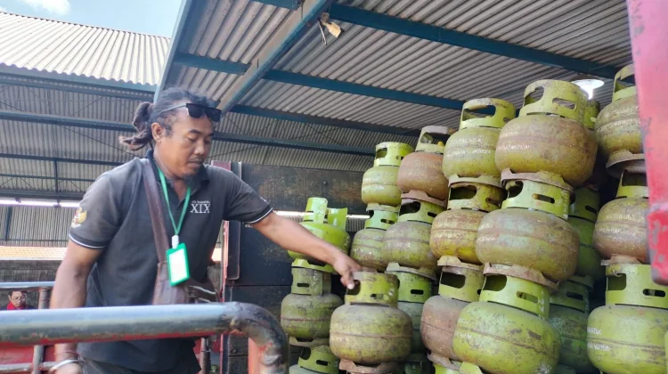 Wanti-Wanti Pangkalan Gas Melon 3kg Nakal, DPR Minta Diawasi Ketat
