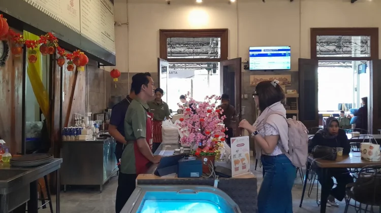 Nuansa Imlek di Kereta Api, Manjakan Penumpang