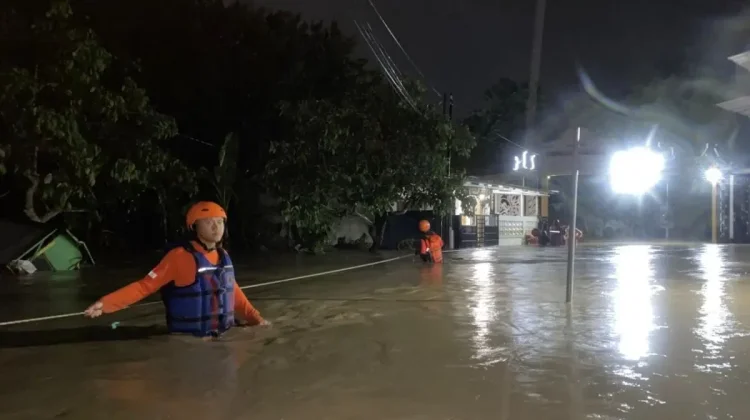 Banjir Grobogan Ganggu Jalur Kereta Api Jakarta–Surabaya