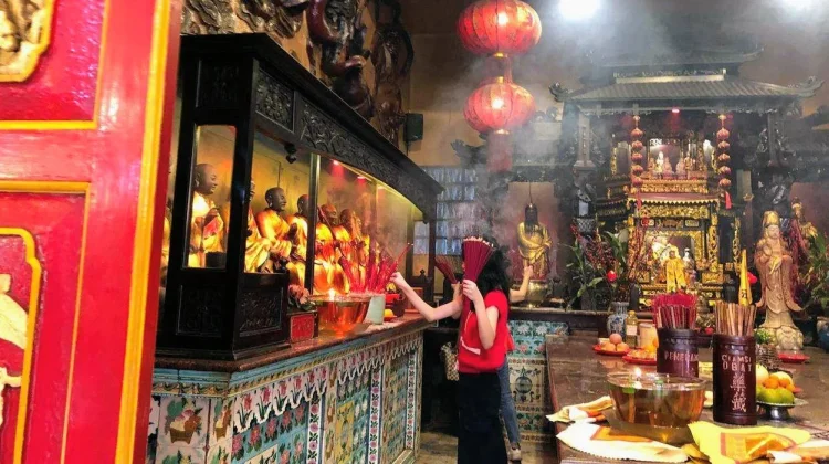 Mengenal Sembahyang Leluhur, Tradisi Ibadah Sakral saat Imlek