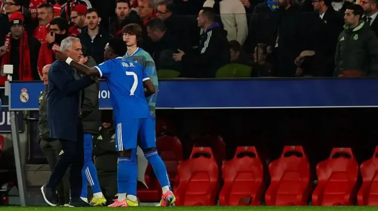 Insiden Rasial Terhadap Vinicius Selimuti Laga Benfica vs Real Madrid