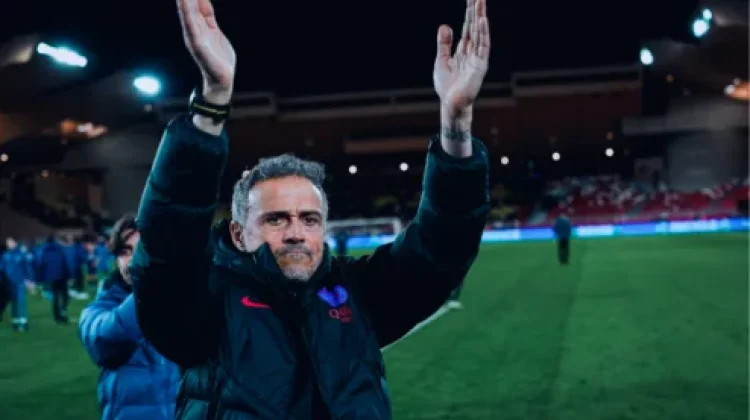Enrique Bangga PSG Comeback atas Monaco